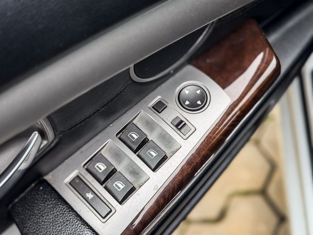 BMW 730