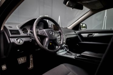 MERCEDES BENZ C320