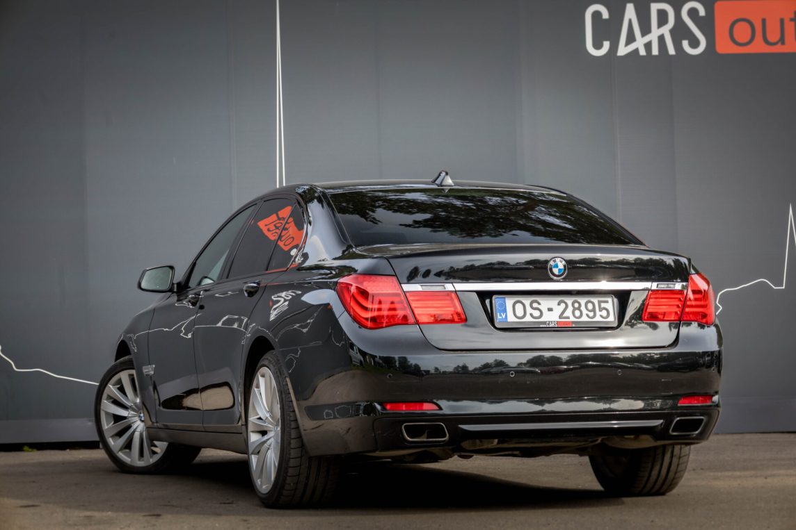 BMW 740