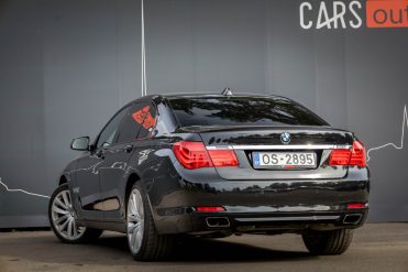 BMW 740
