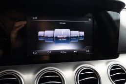 MERCEDES BENZ E220 D