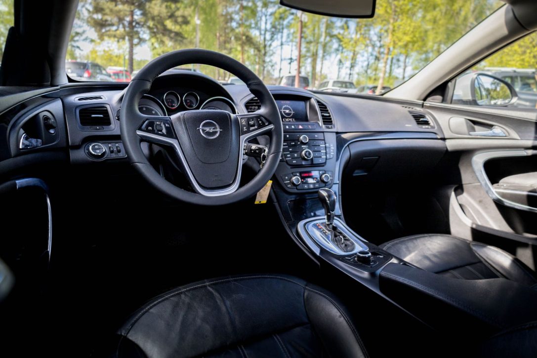 OPEL INSIGNIA