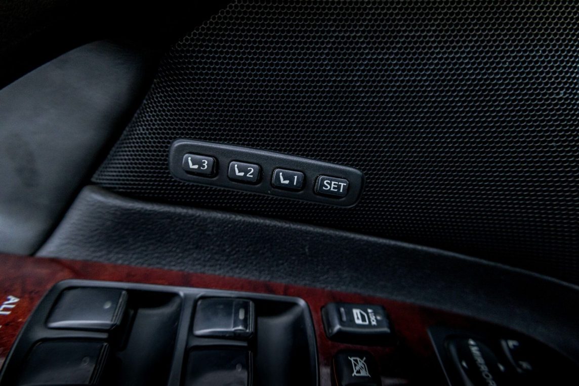 LEXUS IS 220