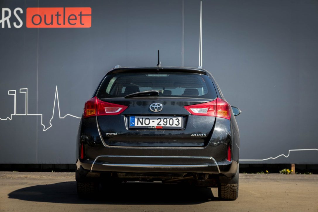 TOYOTA AURIS