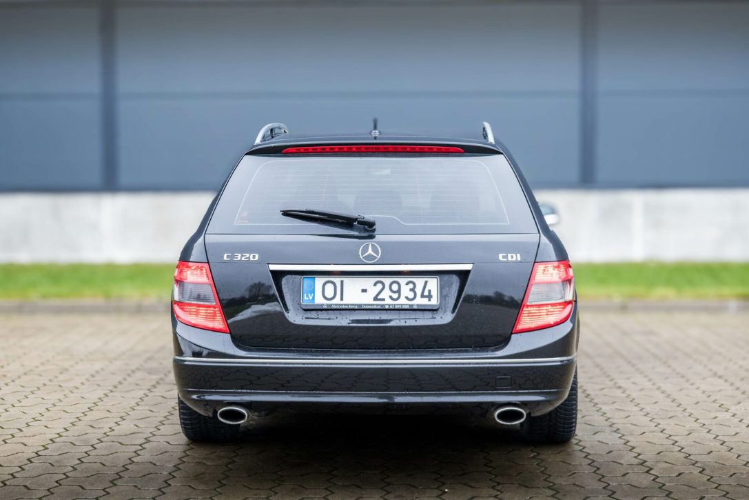 MERCEDES BENZ C320