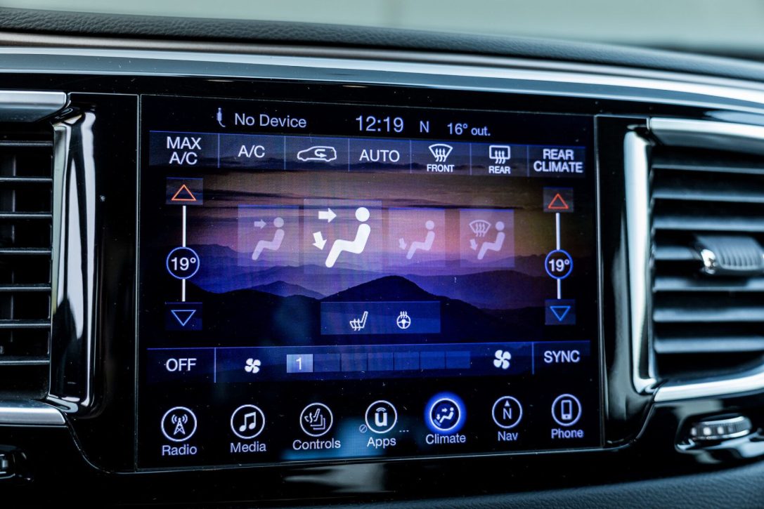 CHRYSLER PACIFICA