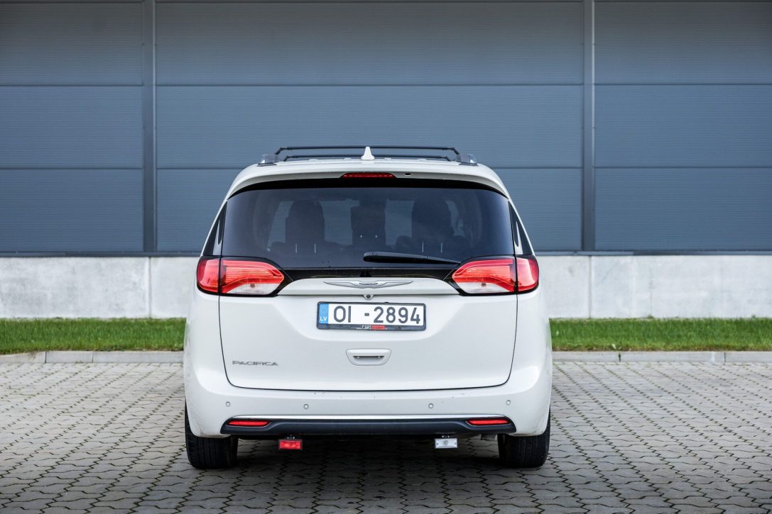CHRYSLER PACIFICA