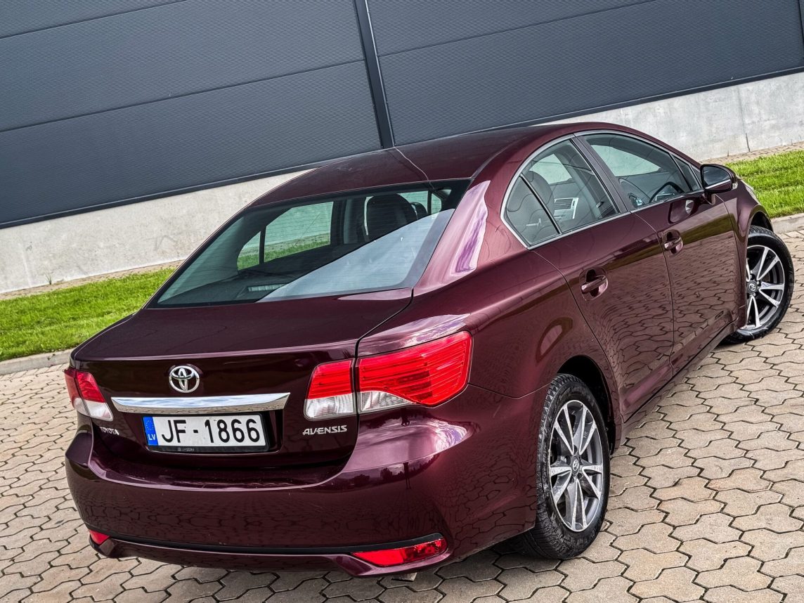 TOYOTA AVENSIS