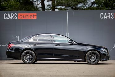 MERCEDES BENZ E220 D