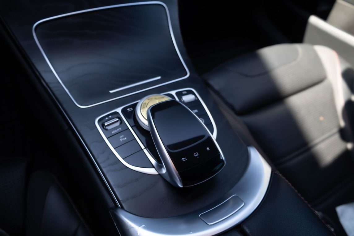 MERCEDES BENZ C220