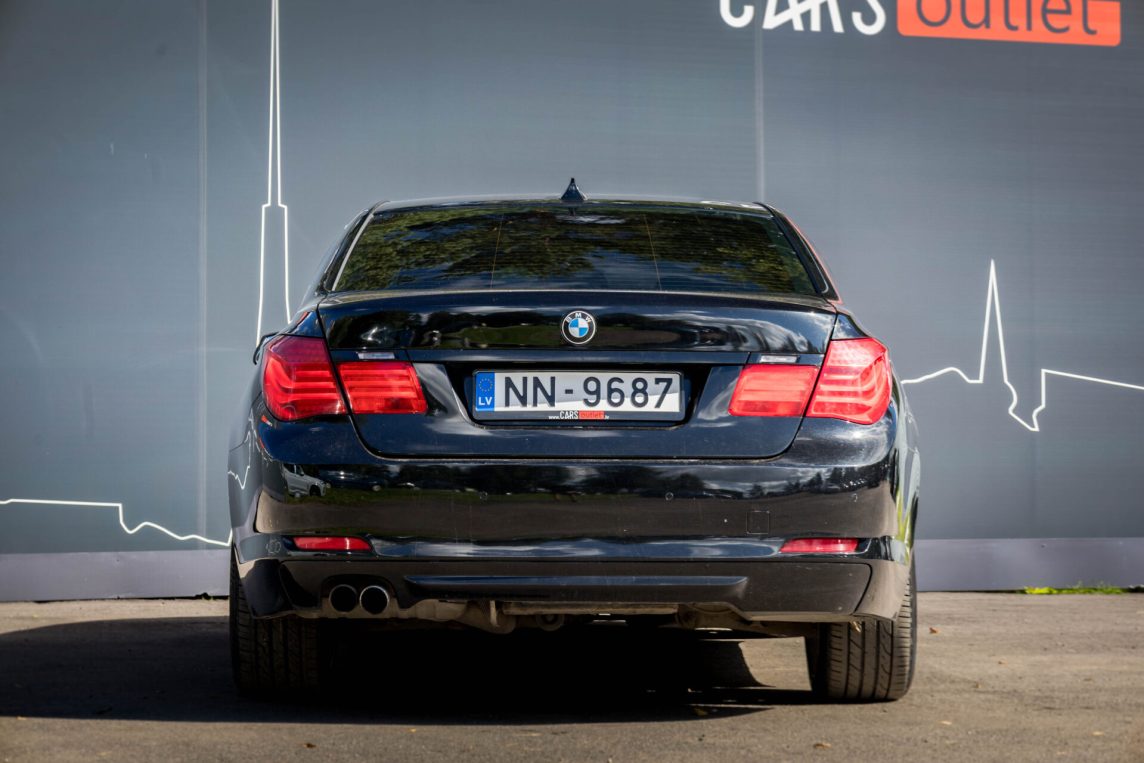 BMW 730