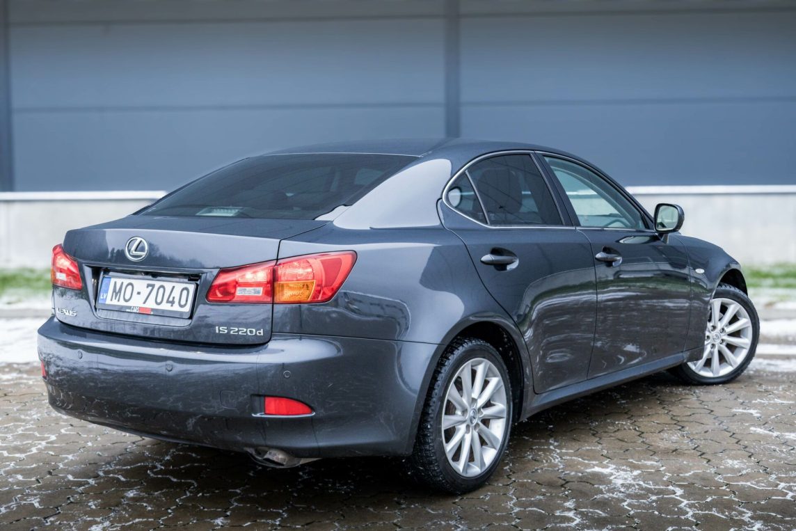 LEXUS IS 220
