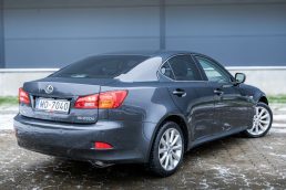 LEXUS IS 220