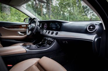 MERCEDES BENZ E220 D