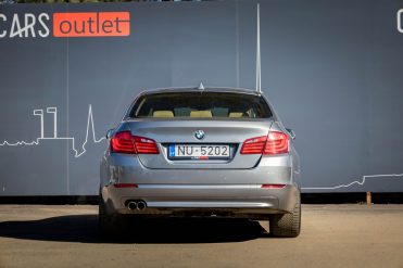 BMW 523