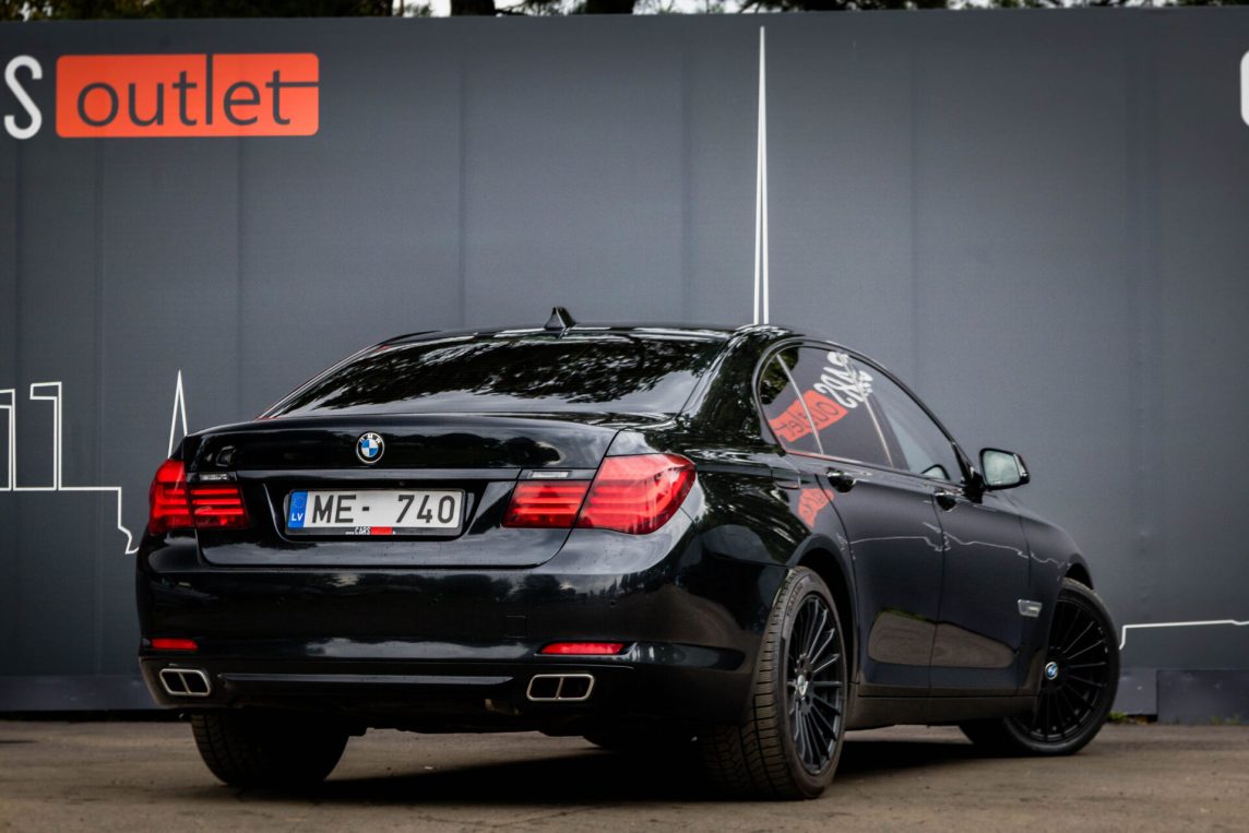 BMW 740