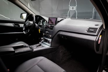 MERCEDES BENZ C320