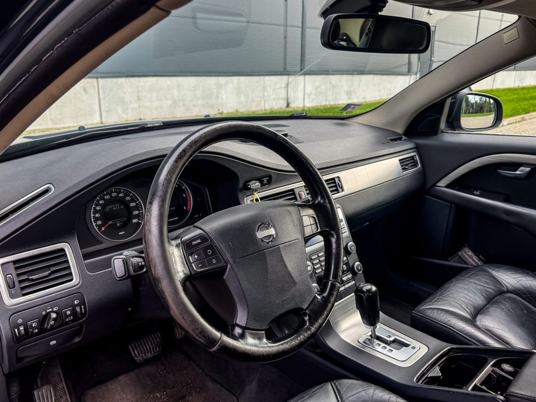VOLVO S80