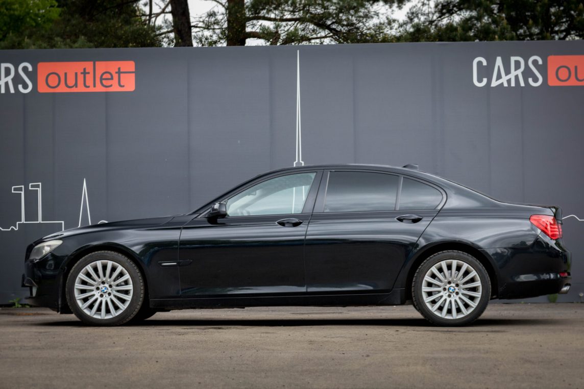 BMW 730