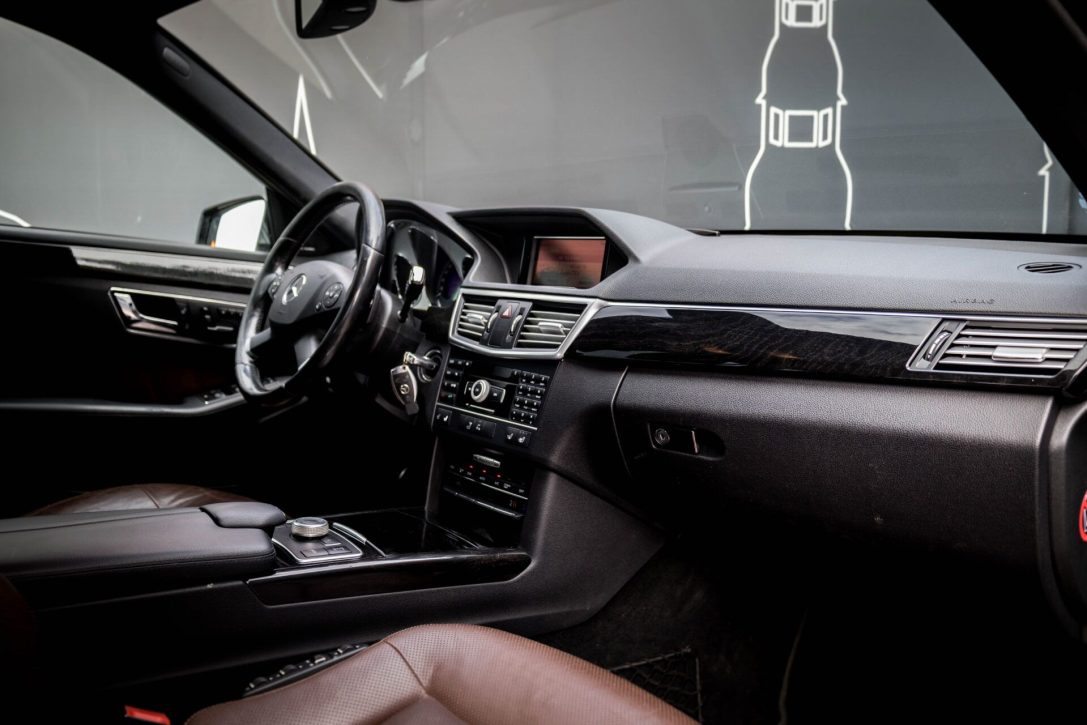 MERCEDES BENZ E350