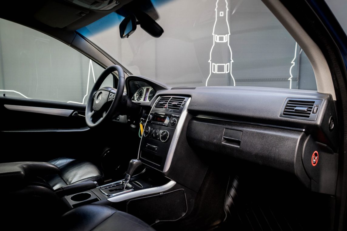 MERCEDES BENZ B 180