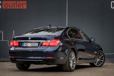 BMW 740