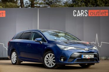 TOYOTA AVENSIS