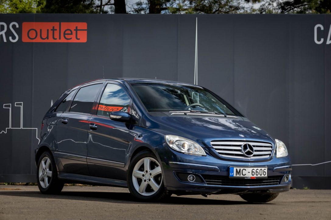 MERCEDES BENZ B 180