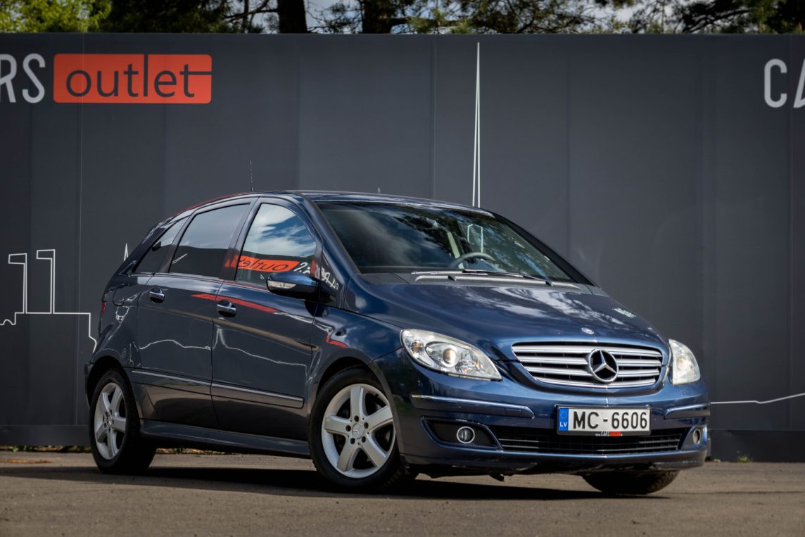 MERCEDES BENZ B 180