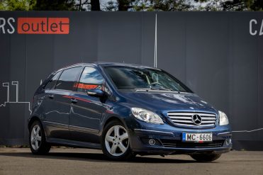 MERCEDES BENZ B 180