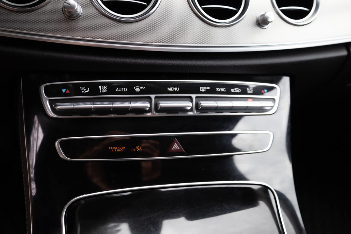 MERCEDES BENZ E220 D