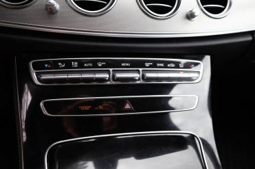MERCEDES BENZ E220 D