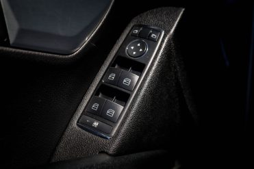 MERCEDES BENZ C220