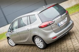 OPEL ZAFIRA TOURER
