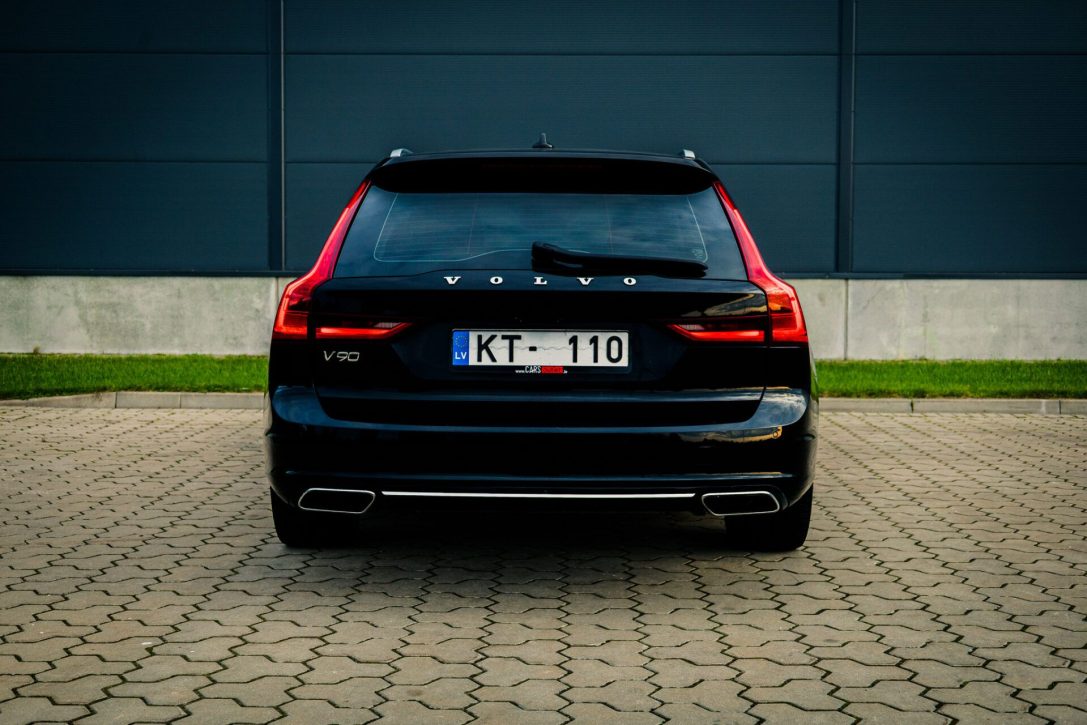 VOLVO V90