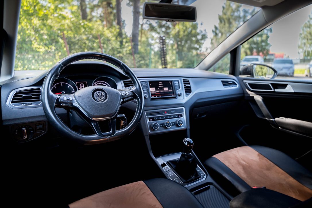 VW GOLF SPORTSVAN