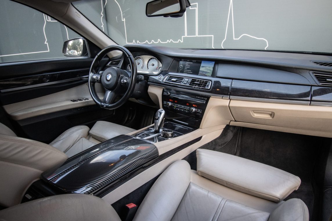 BMW 740