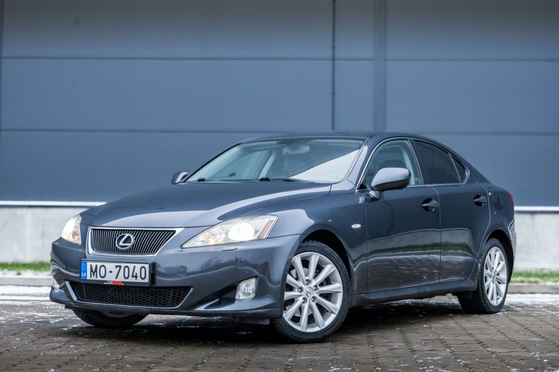 LEXUS IS 220