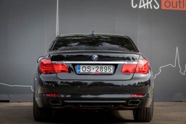 BMW 740