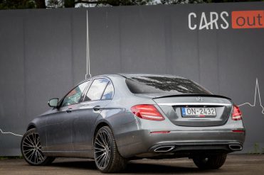 MERCEDES BENZ E200 D