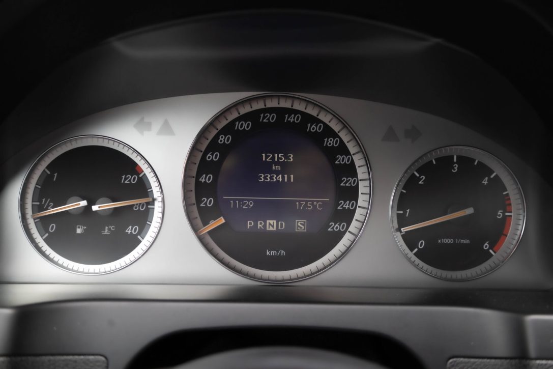 MERCEDES BENZ C320