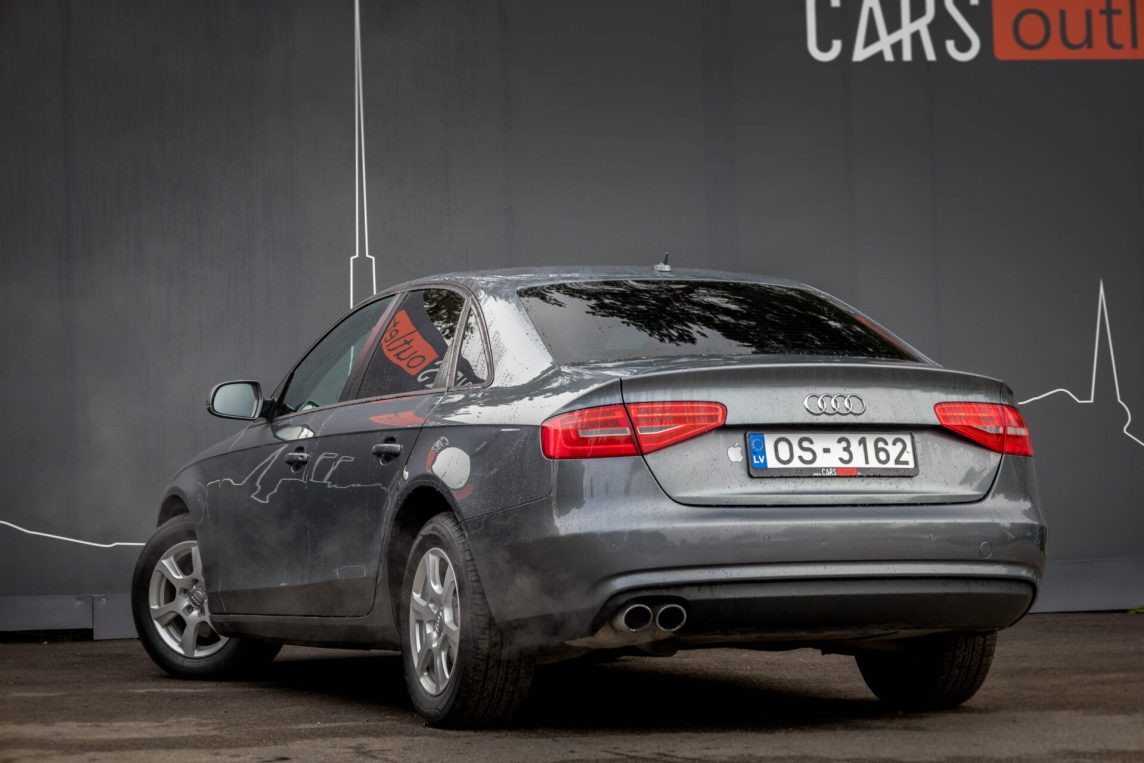 AUDI A4 LIMOUSINE