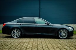 BMW 730