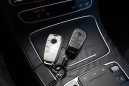 MERCEDES BENZ E220 D