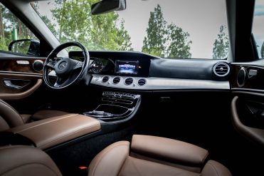 MERCEDES BENZ E220 D