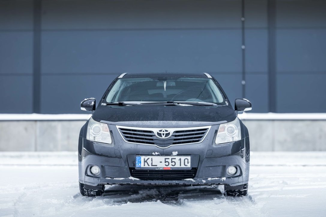 TOYOTA AVENSIS