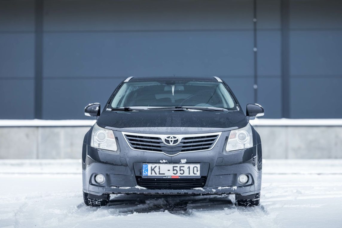 TOYOTA AVENSIS