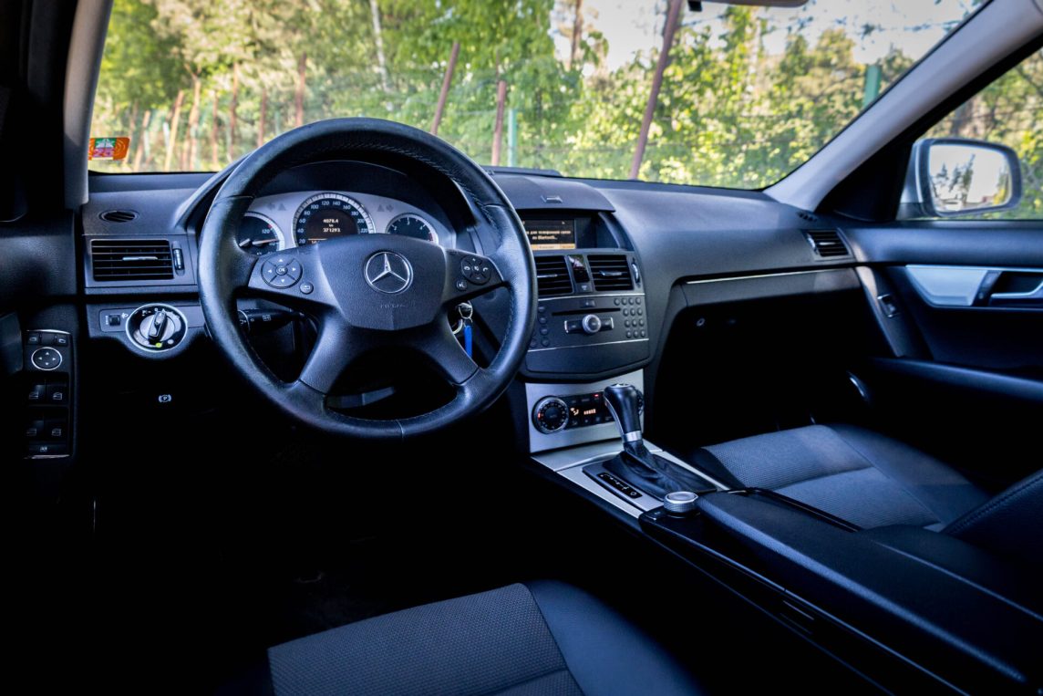 MERCEDES BENZ C220
