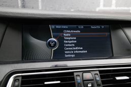BMW 730