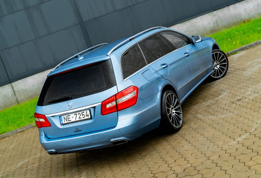 MERCEDES BENZ E350